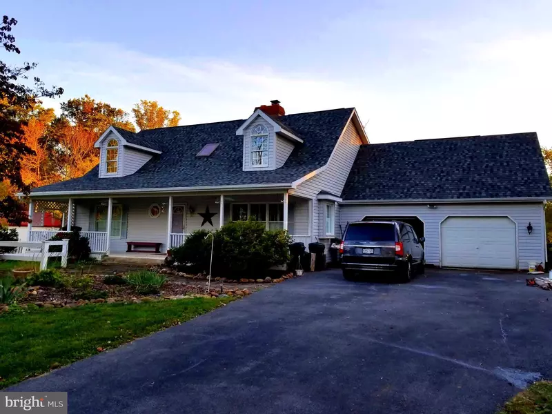 24 CHESLEY DR, Falling Waters, WV 25419