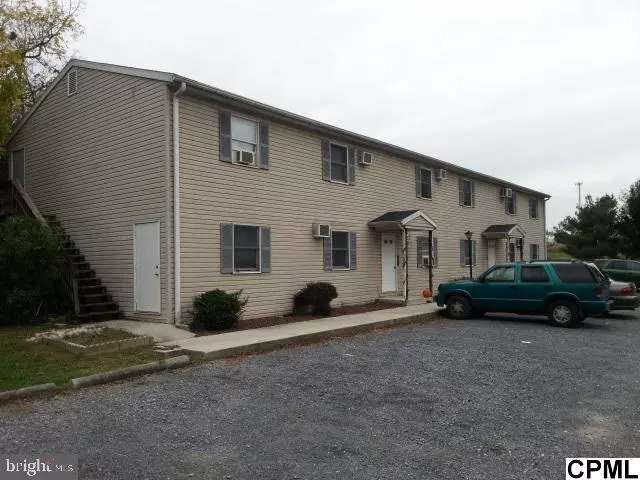 20 W GLEBE AVE, Newville, PA 17241