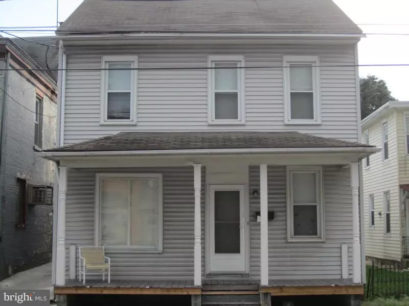 166 S MAIN ST, Manheim, PA 17545