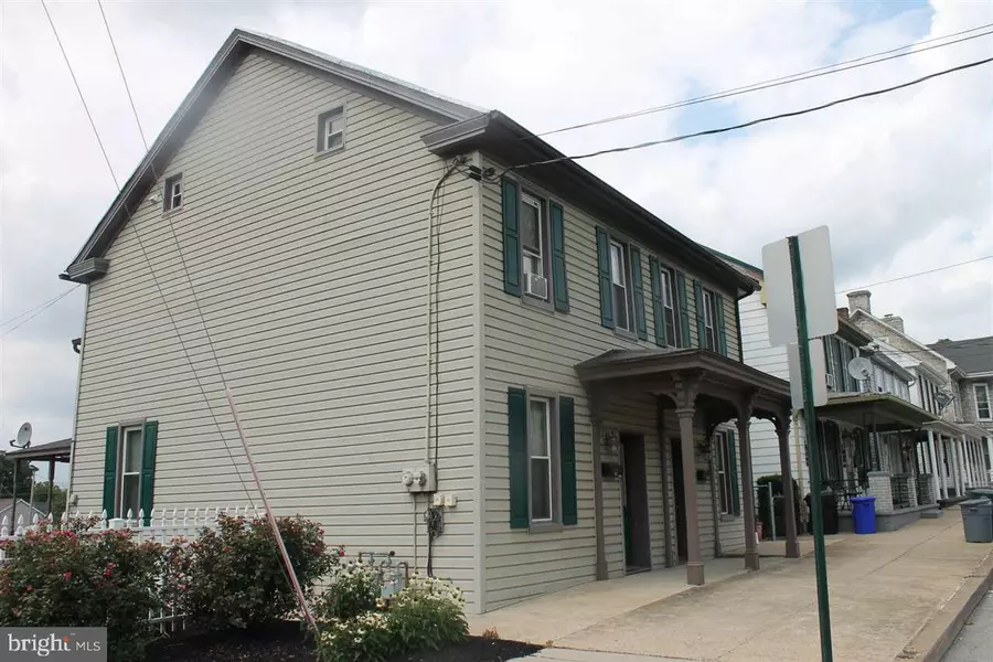 417-419 E KING ST, Shippensburg, PA 17257