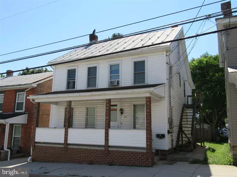 70 W KING ST, Littlestown, PA 17340