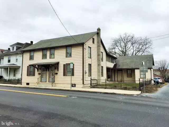 118 & 120 S HANOVER ST, Hummelstown, PA 17036