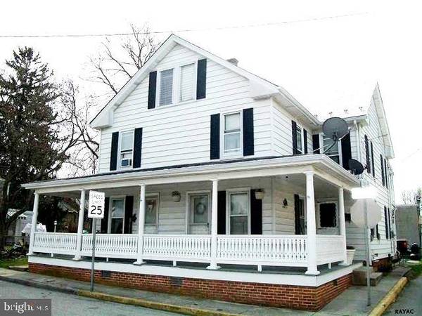 5-7 W HIGH ST, New Oxford, PA 17350