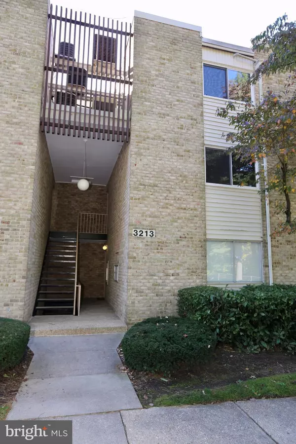 3213 UNIVERSITY BLVD #21, Kensington, MD 20895