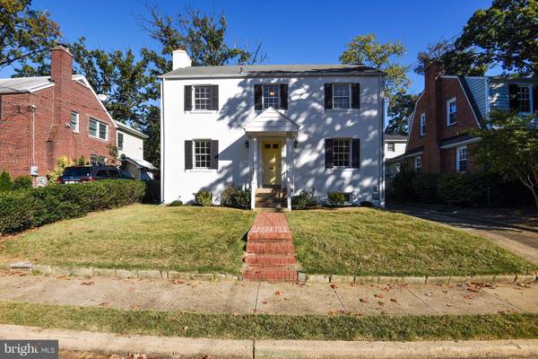 2425 CAMERON MILLS RD, Alexandria, VA 22302