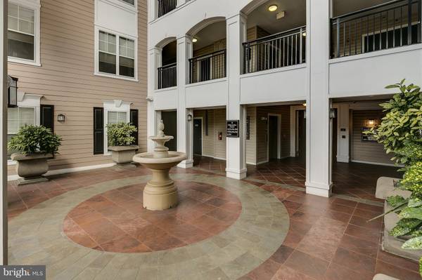 501 HUNGERFORD DR #215, Rockville, MD 20850