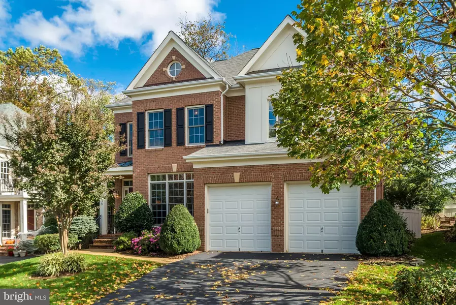 3835 FARRCROFT DR, Fairfax, VA 22030