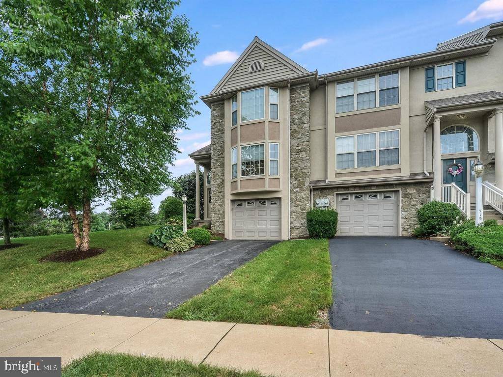 717 ROYAL VIEW DR, Lancaster, PA 17601