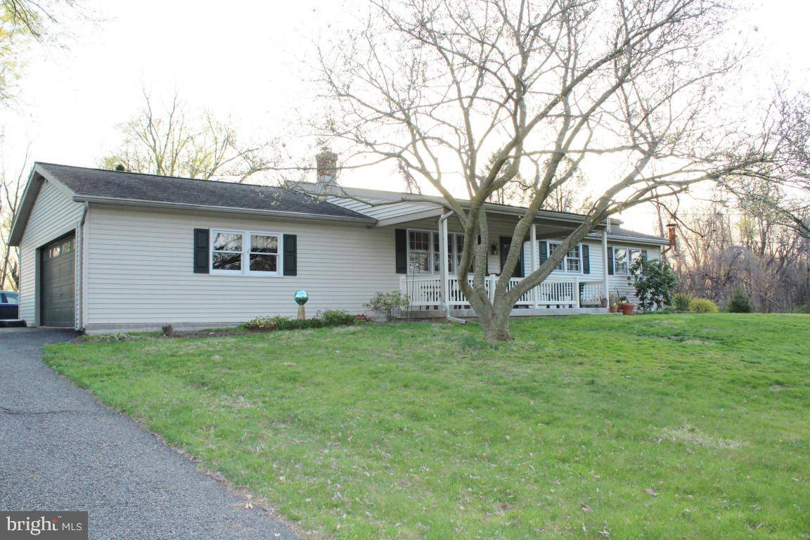 Bainbridge, PA 17502,106 LOCUST LN