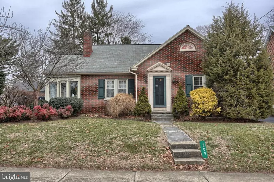 209 E LINCOLN AVE, Lititz, PA 17543