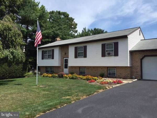 73 MEADOW VIEW DR, Leola, PA 17540