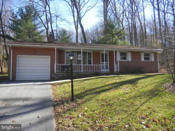 106 LEBANON AVE, Mt Gretna, PA 17064