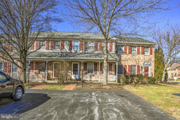 33 BROOKFIELD RD, Lititz, PA 17543