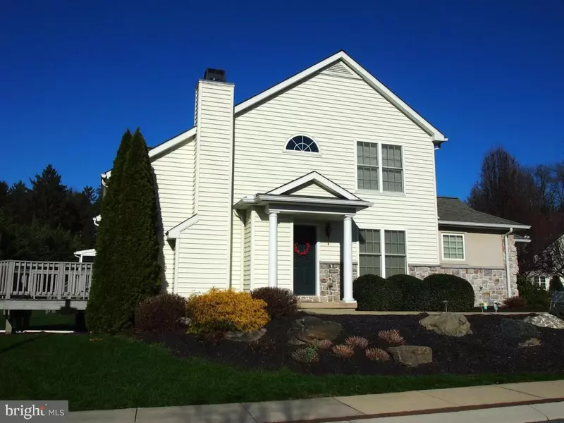 2 RED LEAF LN, Lancaster, PA 17602