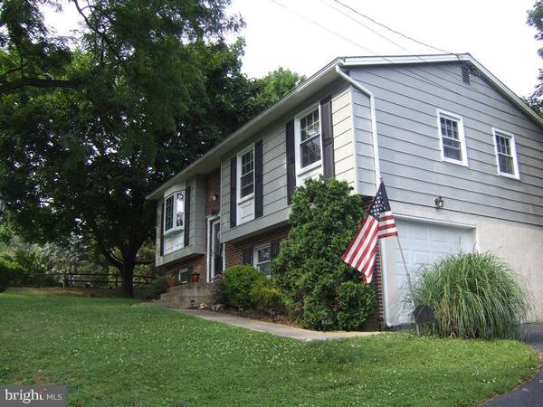 480 SUMMIT DR, Columbia, PA 17512