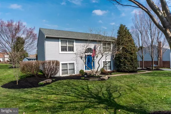 Lancaster, PA 17603,1012 FLAGSTONE CT