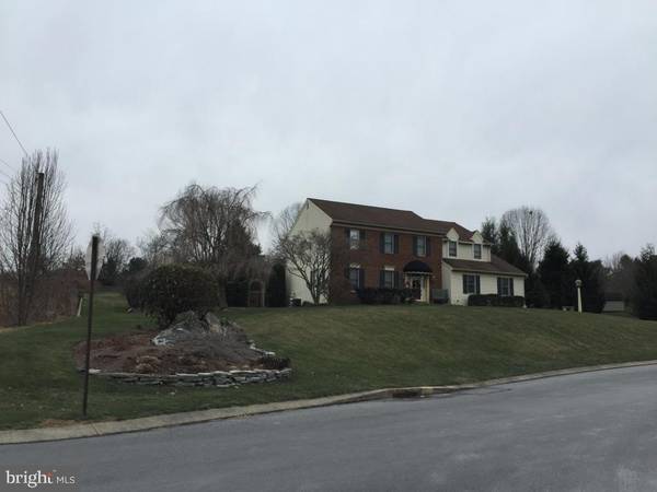 802 WOODHALL DR, Willow Street, PA 17584