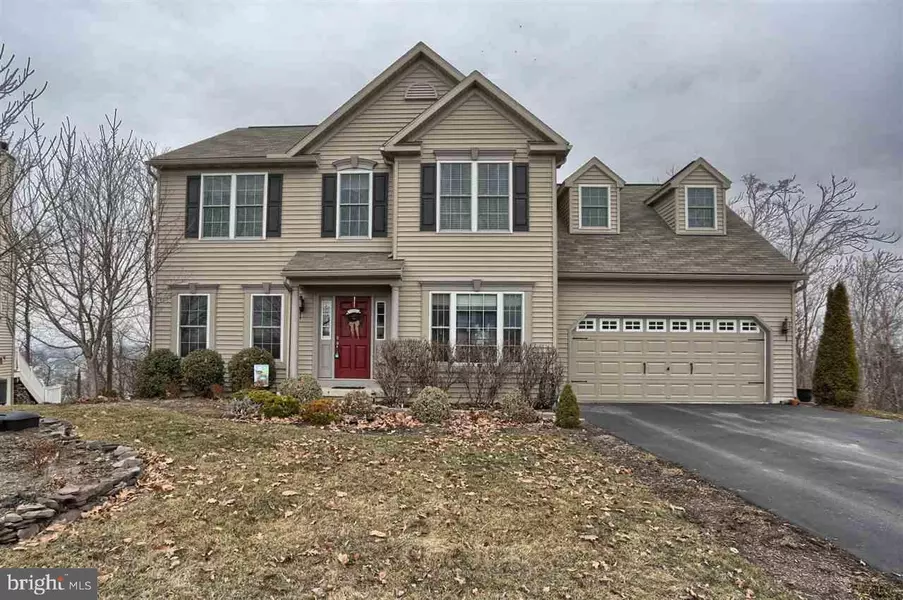 35 WILDFLOWER CIR, Lebanon, PA 17046