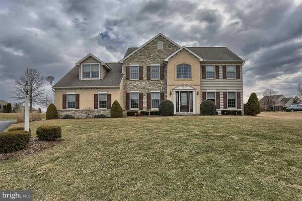 14 WHITEOAK CIR, Palmyra, PA 17078