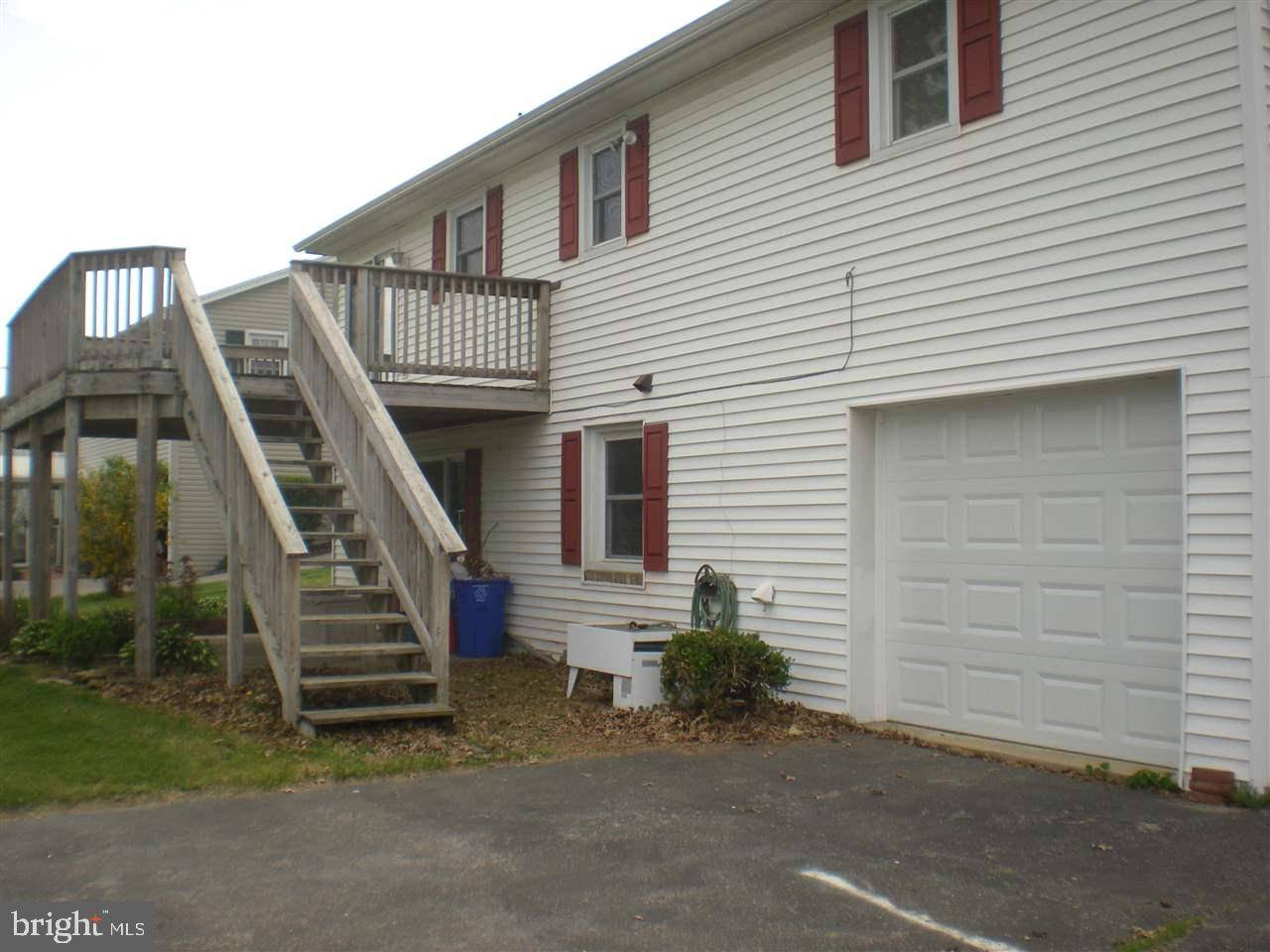 York, PA 17408,221 PERRY AVE
