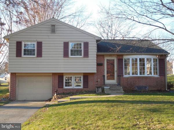 411 MANOR VIEW DR, Millersville, PA 17551