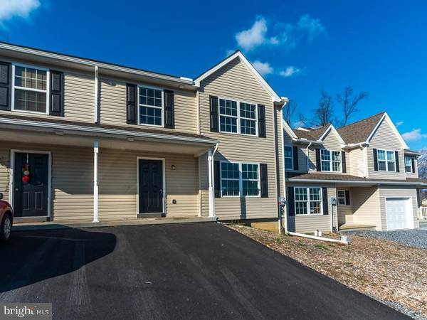 275 WILDFLOWER DR #33, East Earl, PA 17519