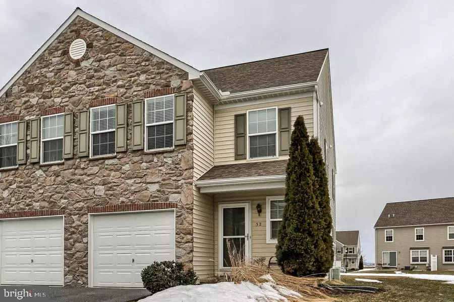 52 N VILLAGE CIR, Palmyra, PA 17078