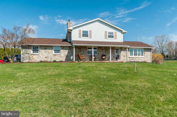 995 CLIFTON HEIGHTS RD, Hummelstown, PA 17036