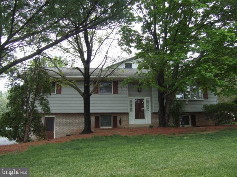 111 RISSER RD, Elizabethtown, PA 17502