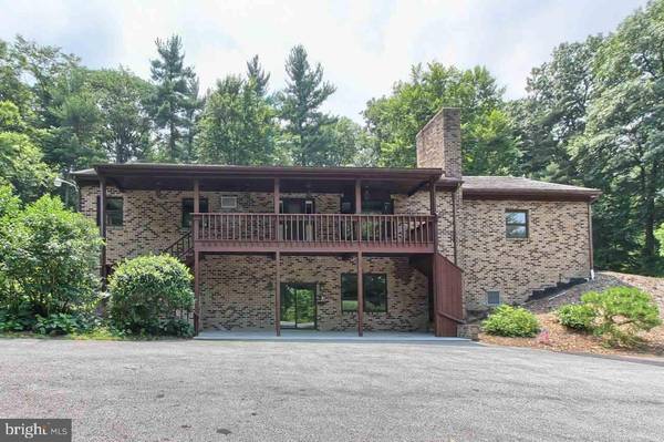 906 UPPER TEMPLE RD, Biglerville, PA 17307