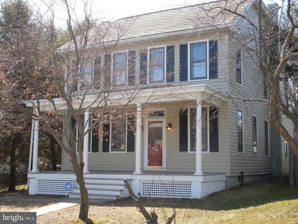 228 E MAIN ST, Mountville, PA 17554