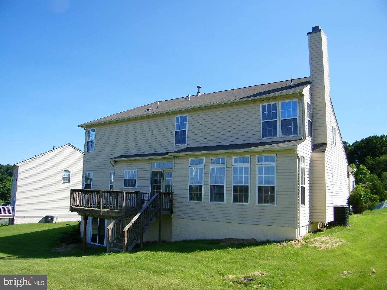 Spring Grove, PA 17362,220 LAKEVIEW DR