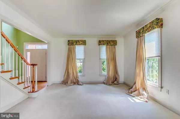 York Twp, PA 17402,824 HERITAGE HILLS DR