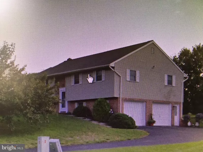 697 SUE DR, Lititz, PA 17543