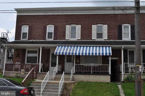 1582 W KING ST, York, PA 17404