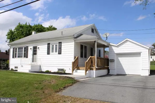 232 W 4TH ST, Quarryville, PA 17566