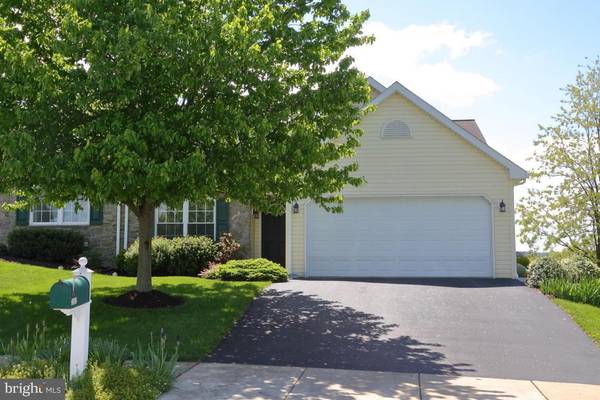 2082 WEEPING WILLOW LN, Mount Joy, PA 17552