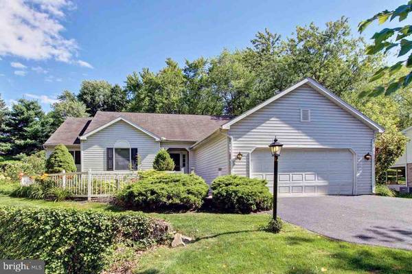 408 ALLEGHENY DR, York Twp, PA 17402