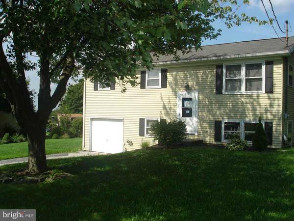 2121 SLAGEL RD, Spring Grove, PA 17362