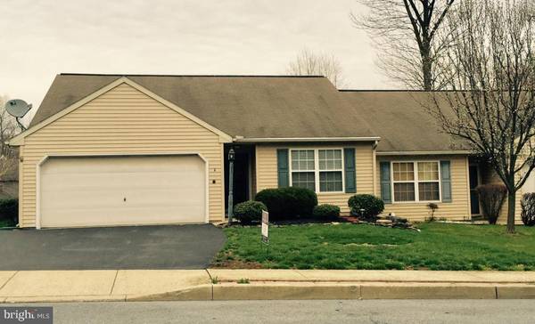 10 MILL POND DR, Lancaster Twp, PA 17603