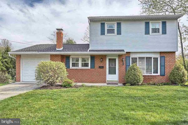 7 FARM HOUSE LN, Camp Hill, PA 17011