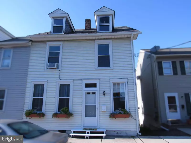 223 E MAIN ST, Mount Joy, PA 17552