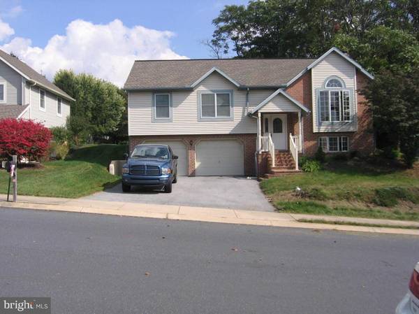 143 WINDSOR DR, Ephrata, PA 17522