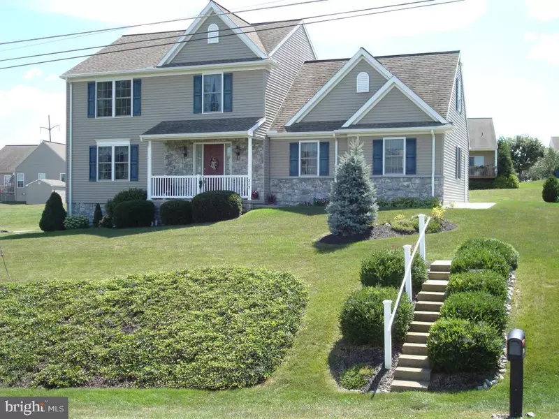 215 W SUNHILL RD, Manheim, PA 17545