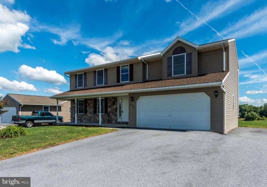 223 SWEETWATER LN, Newmanstown, PA 17073