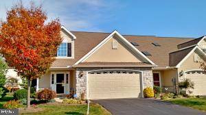 1303 FIELDSTONE DR, Mount Joy, PA 17552