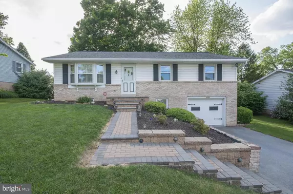 2288 ALBERN BLVD, Lancaster, PA 17601