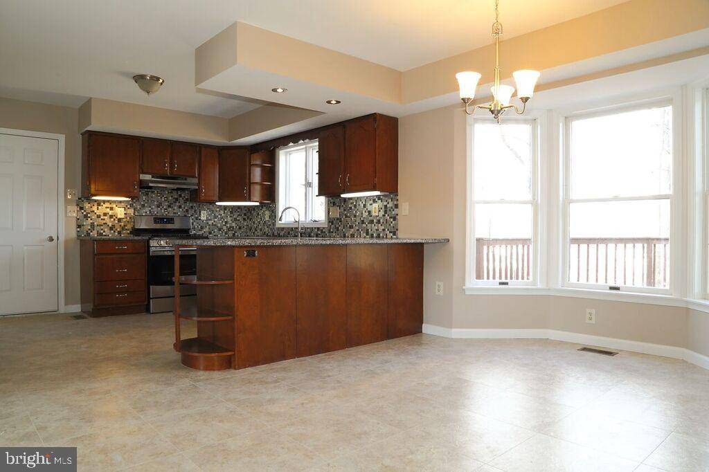 Shrewsbury, PA 17361,5 HOLIDAY DR