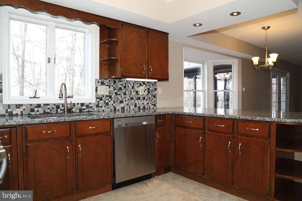 Shrewsbury, PA 17361,5 HOLIDAY DR