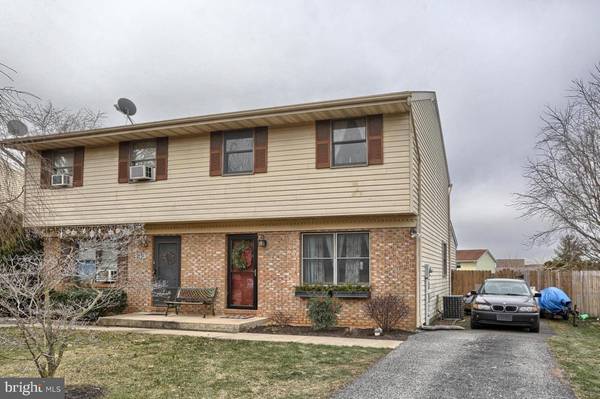 441 S PLUM ST, Mount Joy, PA 17552